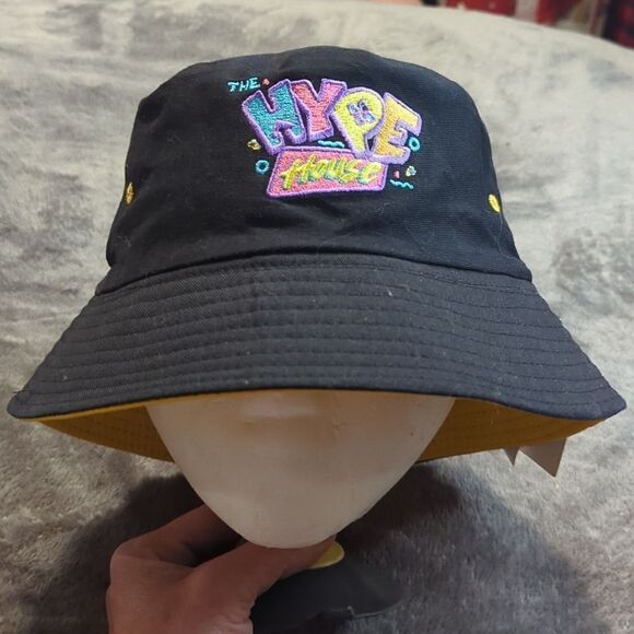 Hype House Reversible Bucket Hat - Picture 1 of 9